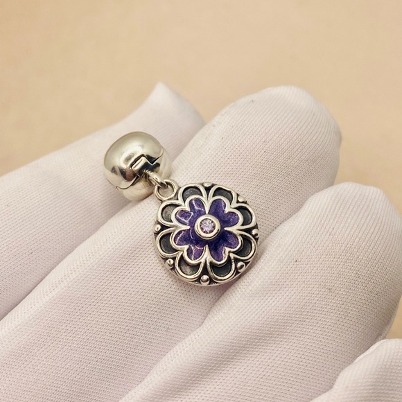 EUC Pandora 790957LCZ Sterling Silver Dogwood Dangle Clip w/ Purple Enamel - Picture 3 of 9